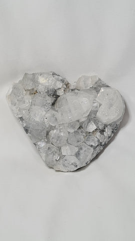 Apophyllite cluster - Unique heart shape - 565 grams