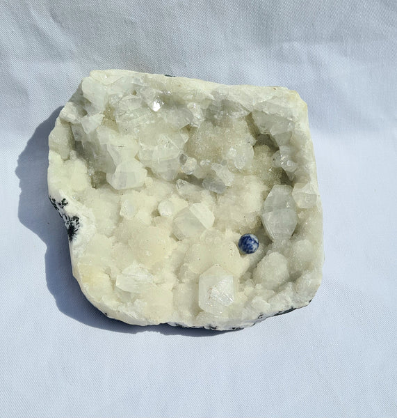 Apophyllite cluster - Unique piece - 1.065kg